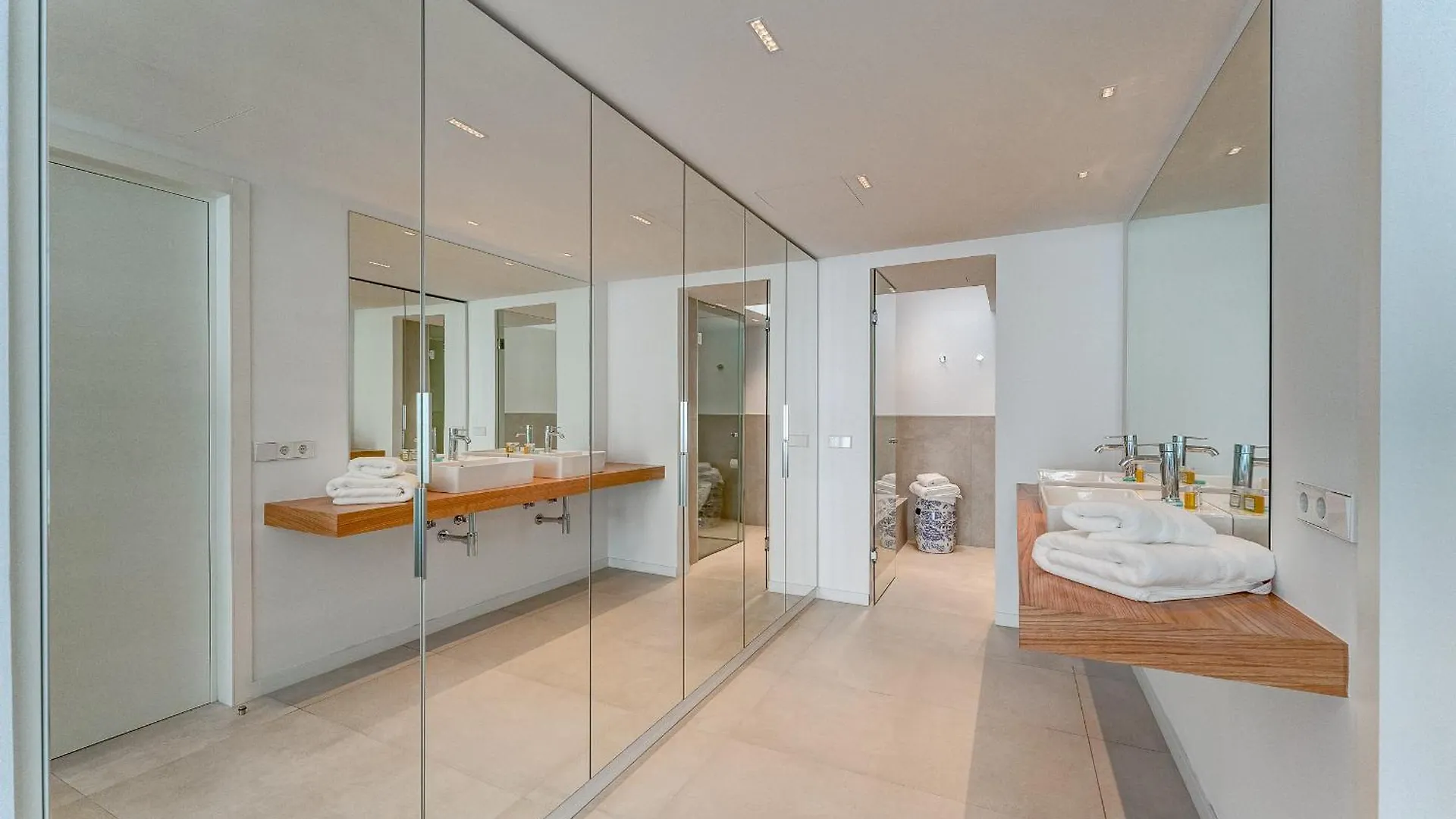 别墅 Aquasuites Luxury Penthouse A01 阿坎提拉德洛斯基